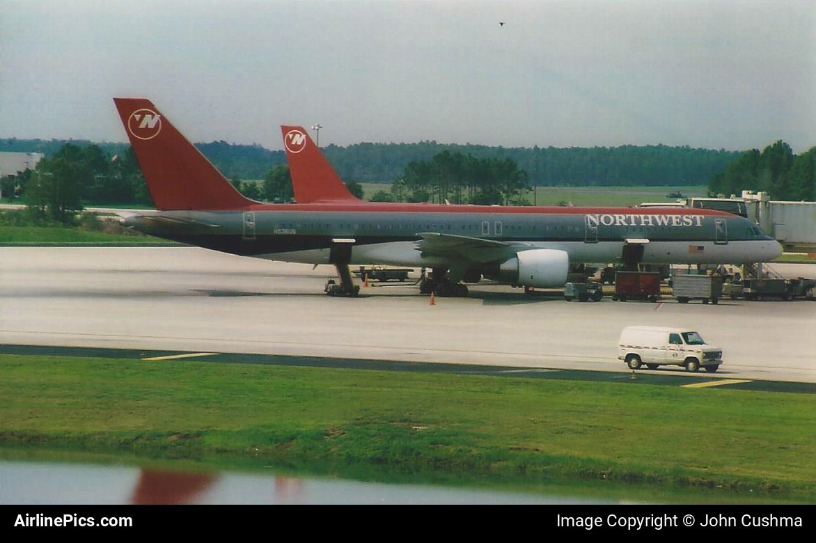 Northwest Airlines Boeing 757-200 N536US (MCO)