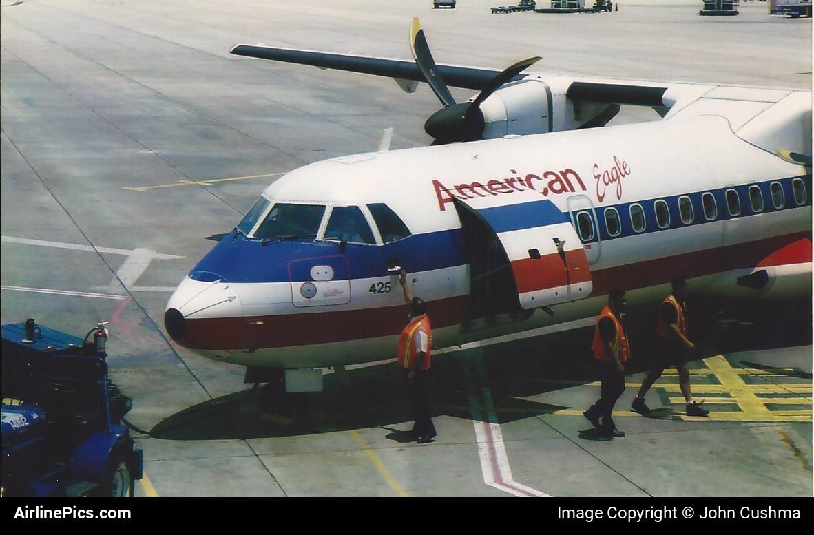 American Eagle ATR-72 --- (MCO)